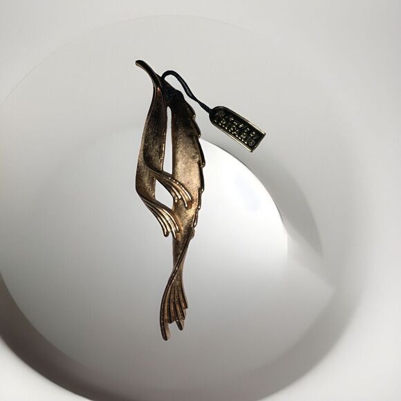 Vintage Trifari Gold Tone Pin Brooch Feather, Grass Shape New With Tag MadeUSA - Picture 2 of 12